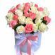 25 delicate roses in a box